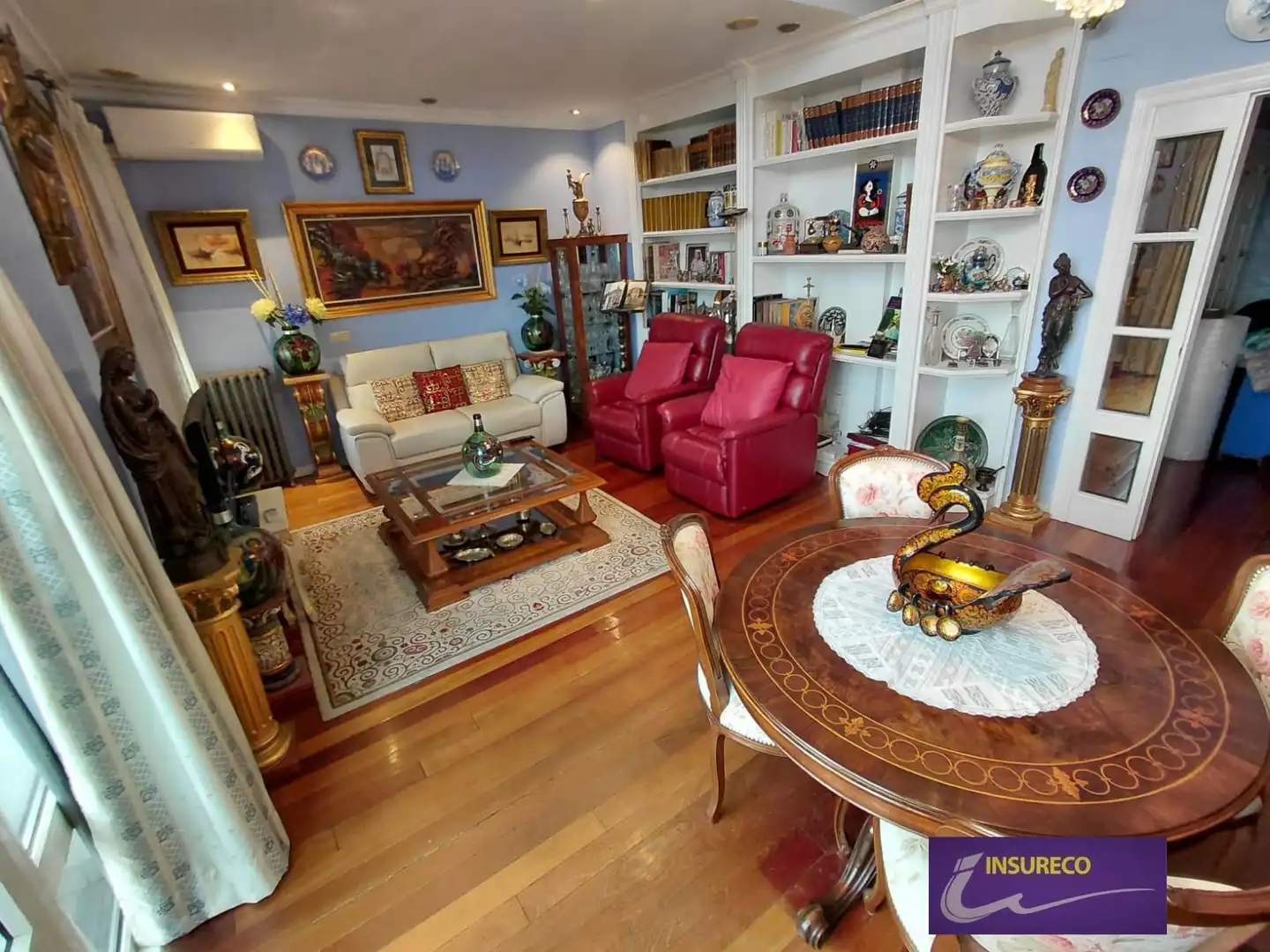 Sala de estar de Ático en venta en León Capital  con Calefacción, Terraza y Amueblado