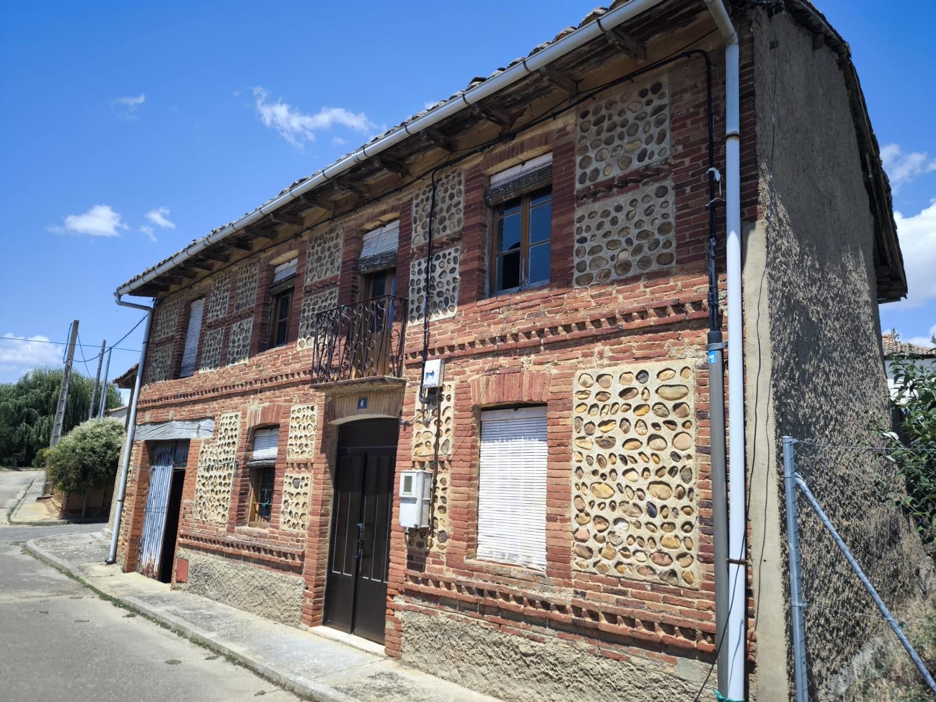 Vista exterior de Casa o xalet en venda en Villaturiel