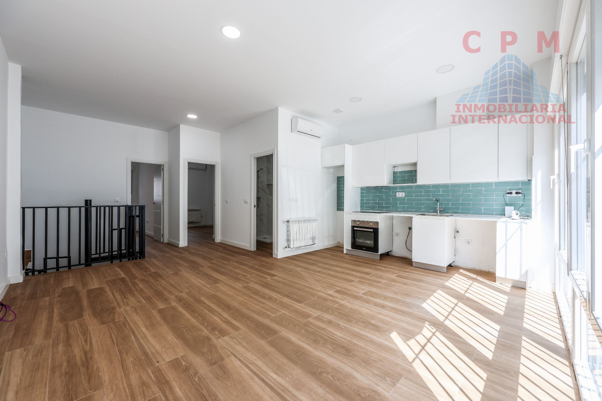 Living room of Flat for sale in  Madrid Capital  with Air Conditioner, Heating and Parquet flooring