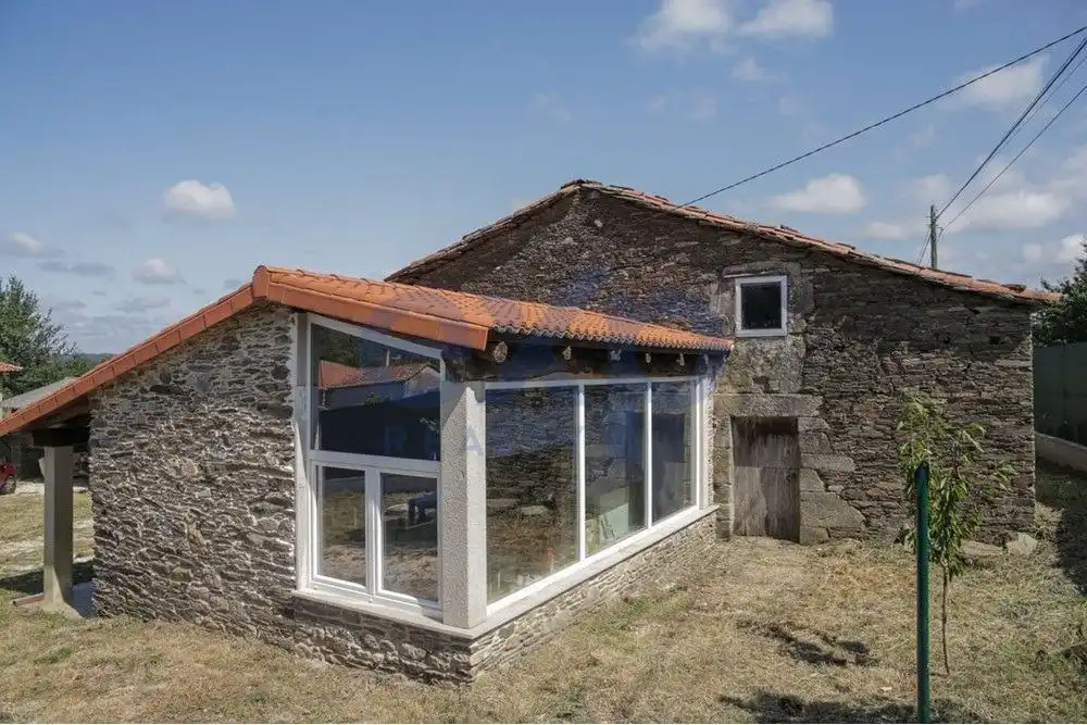 Außenansicht von Country house zum Verkauf in Touro mit Privatgarten und Terrasse