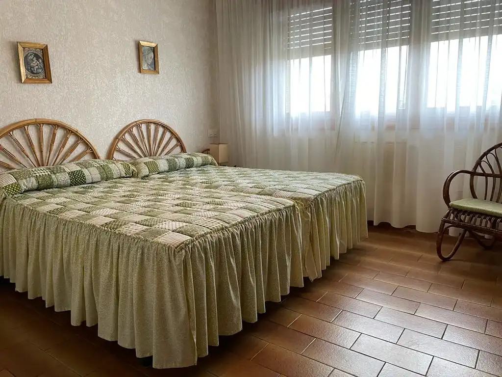 Dormitori de Casa o xalet en venda en Castañares de Rioja amb Calefacció, Jardí privat i Parquet