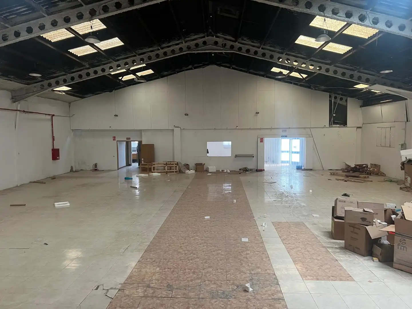 Nave industrial de alquiler en Manises con Calefacción y Alarma