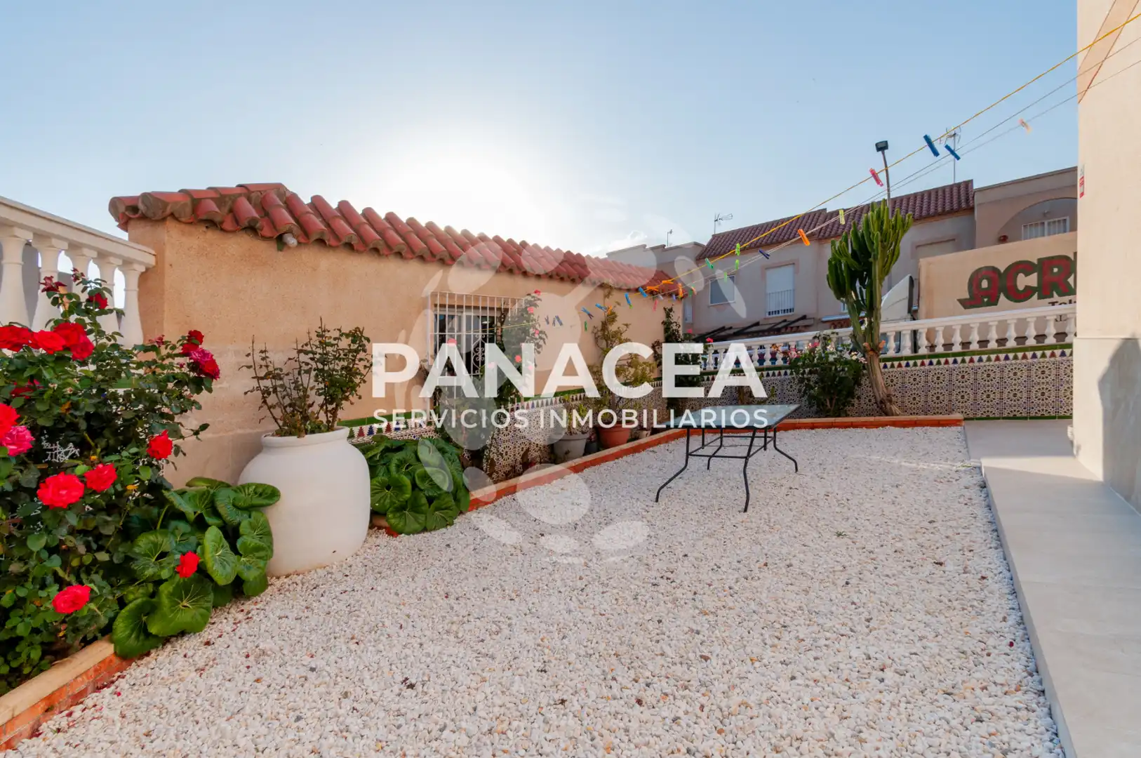 Terrassa de Casa adosada en venda en Roquetas de Mar amb Jardí privat, Terrassa i Moblat