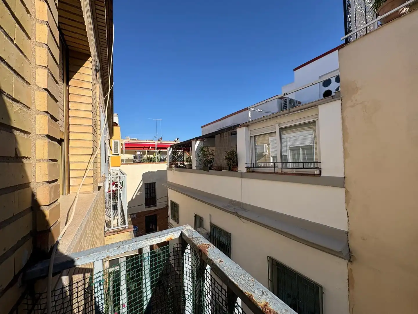 Exterior view of Flat for sale in Sevilla  with Air Conditioner, Terrace and Storage room