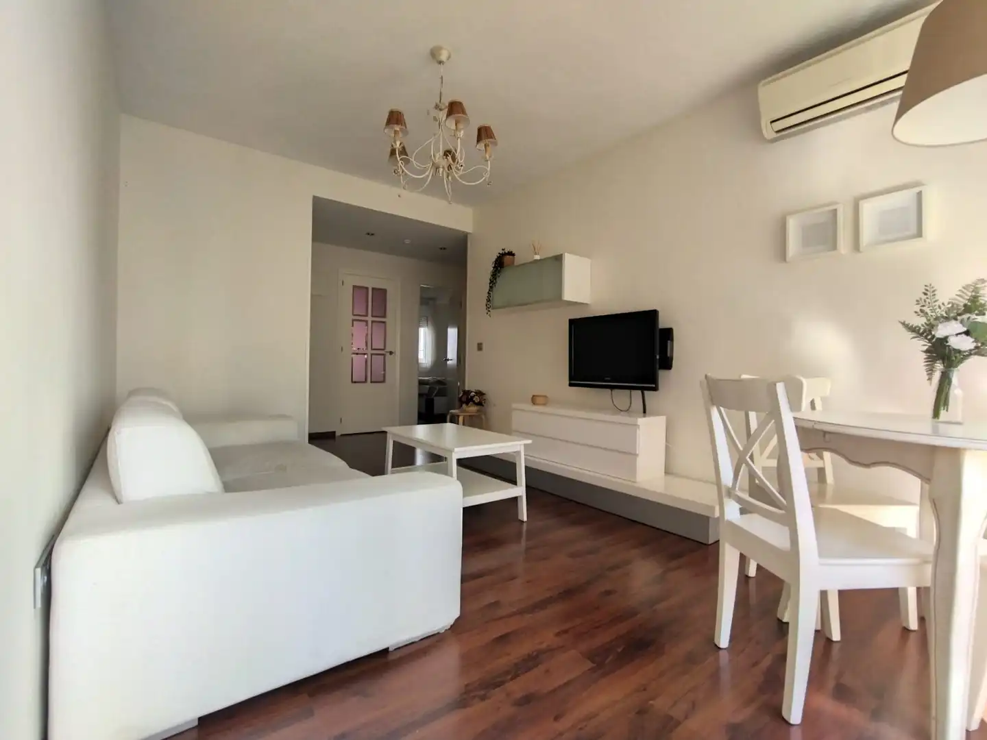 Sala de estar de Piso de alquiler en Sevilla con Aire acondicionado, Calefacción y Amueblado
