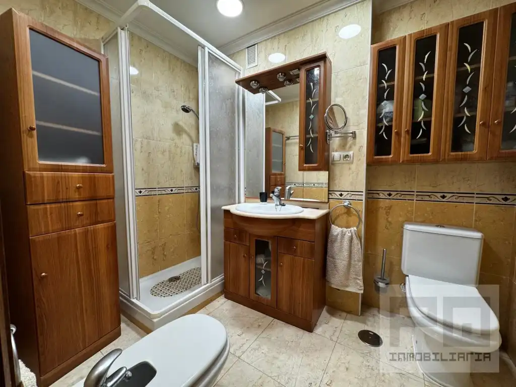 Badezimmer von Wohnung zum Verkauf in Ávila