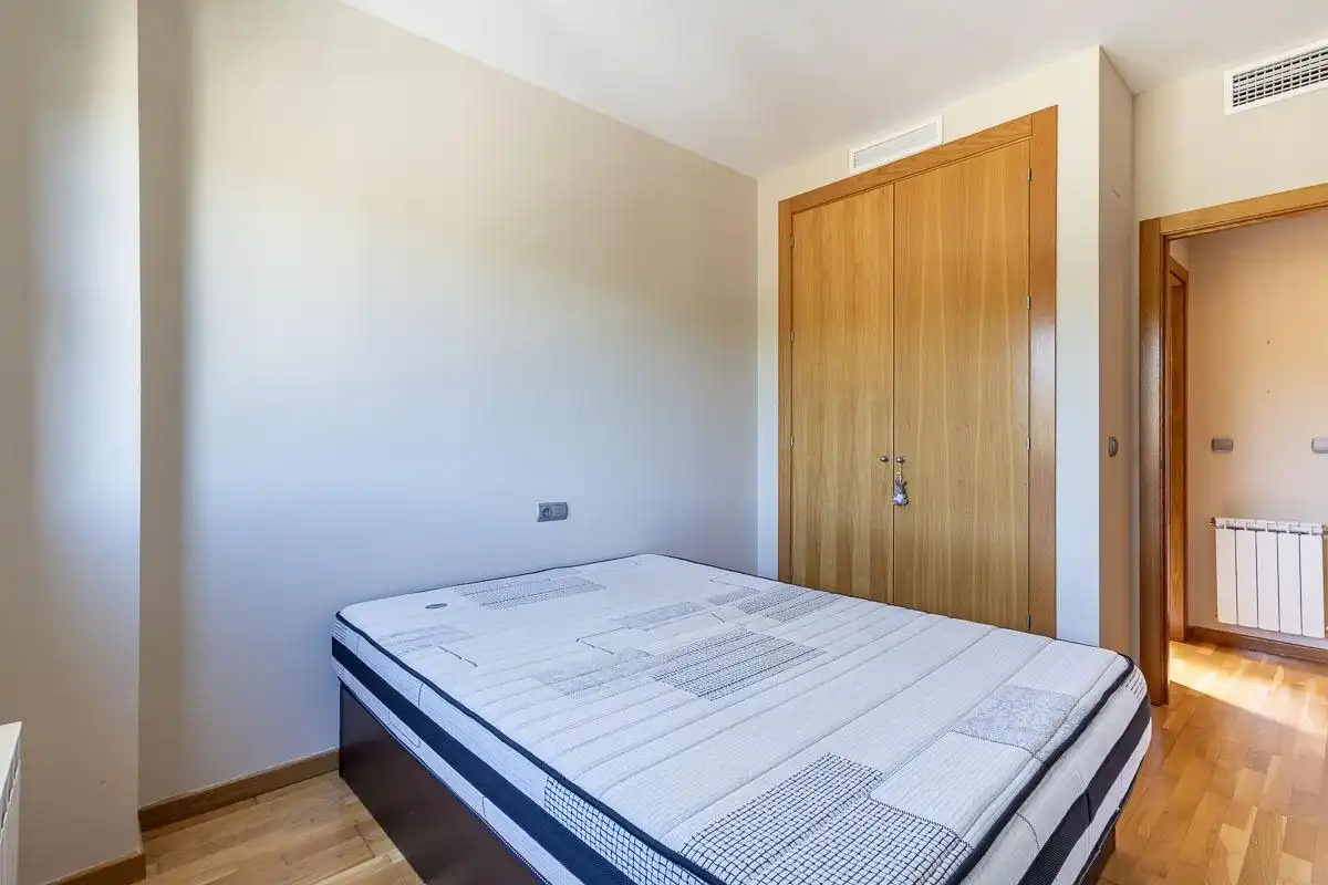 Habitación de Casa o chalet en venta en Albolote con Aire acondicionado, Calefacción y Jardín privado