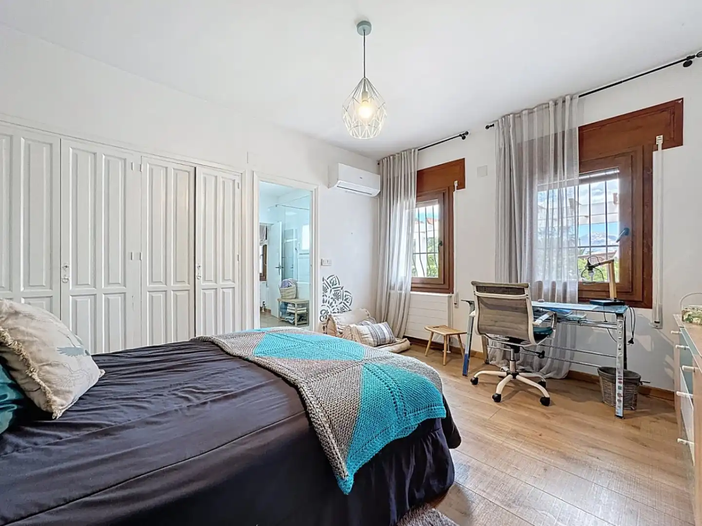 Bedroom of Houses for sale in L'Alfàs del Pi  with Air Conditioner, Heating and Private garden