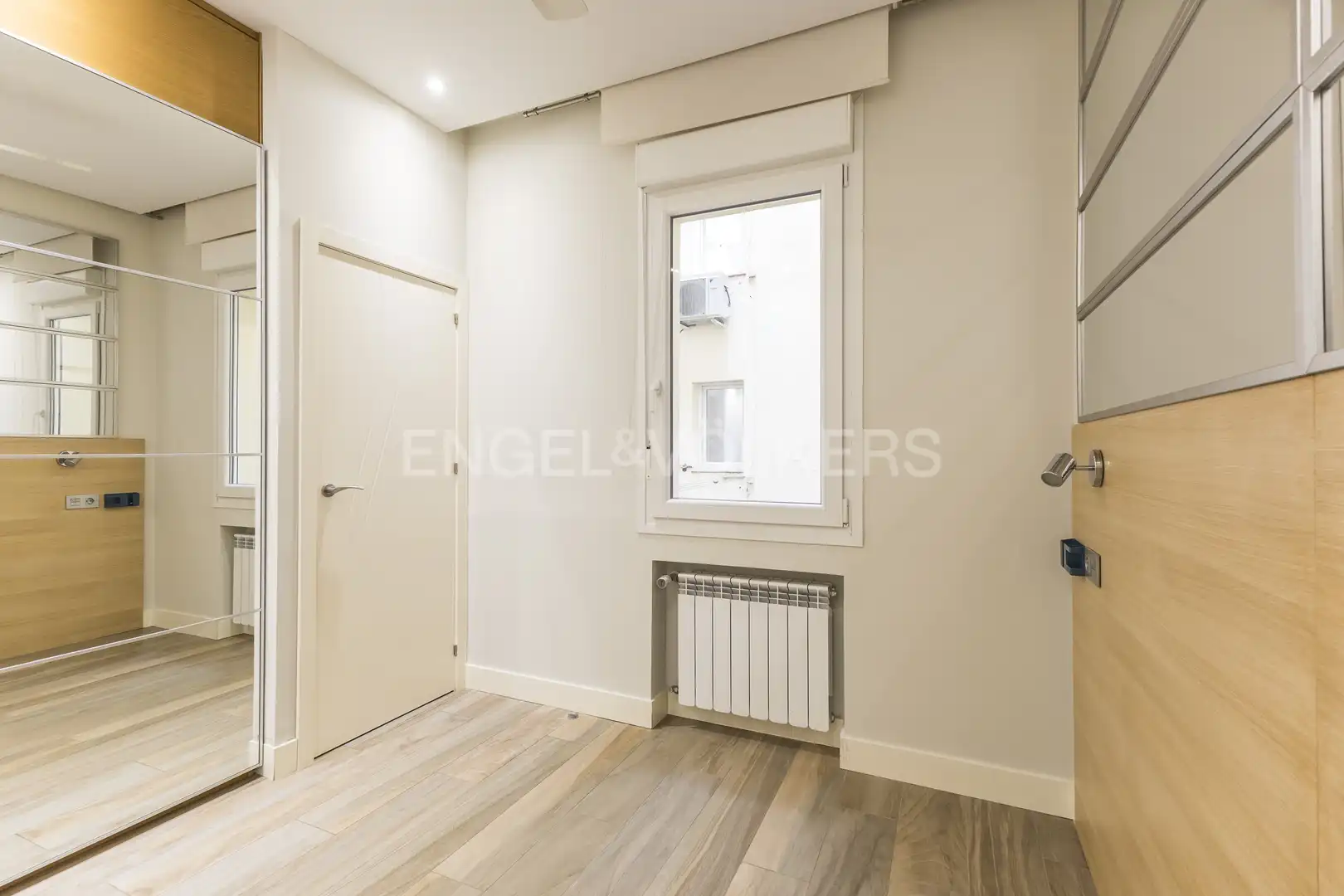 Habitación de Piso en venta en Madrid con Aire acondicionado y Calefacción