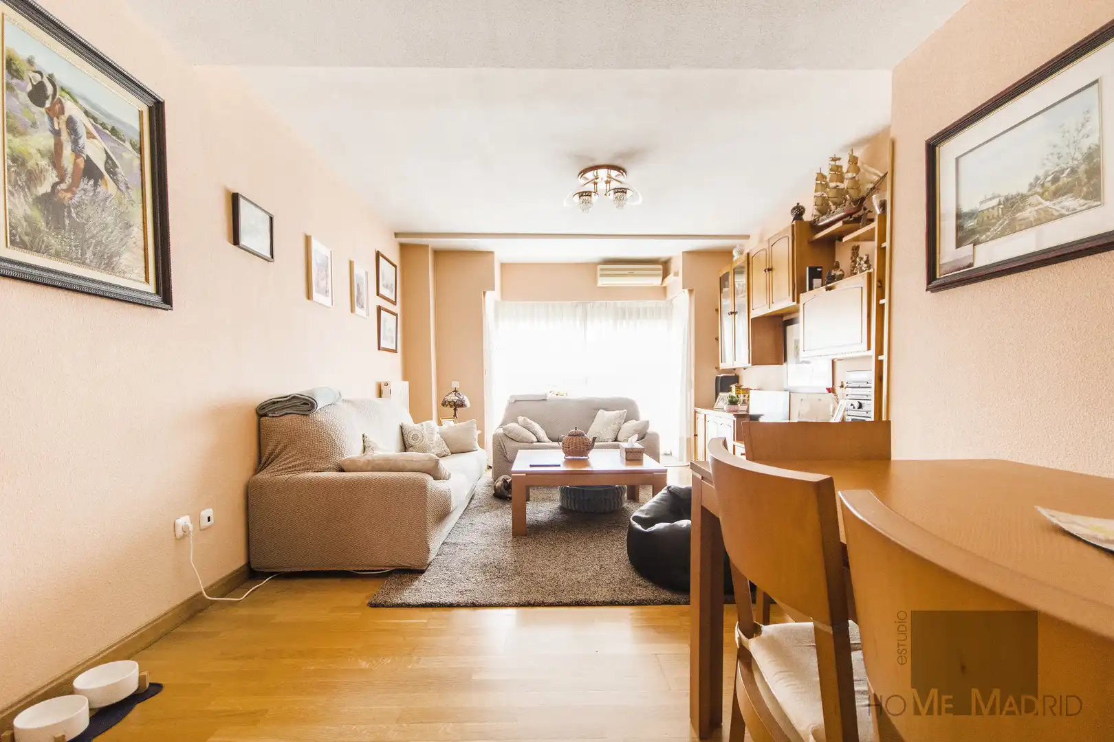 Living room of Flat for sale in Madrid  with Air Conditioner, Heating and Parquet flooring