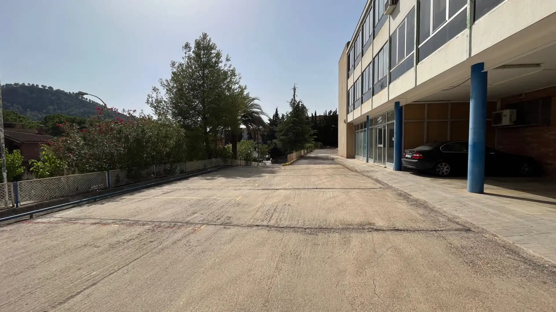 Parkplatz von Gebäude zur Miete in Cervelló