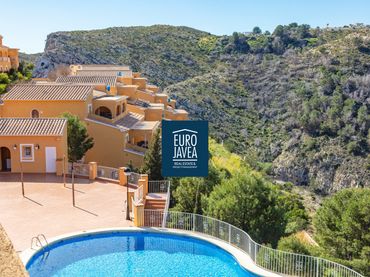 Apartment with pool for sale in Cumbre del Sol
