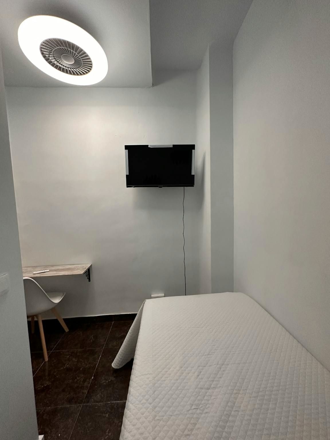 Dormitori de Pis per a compartir en  Valencia Capital amb Calefacció, Rentadora i TV