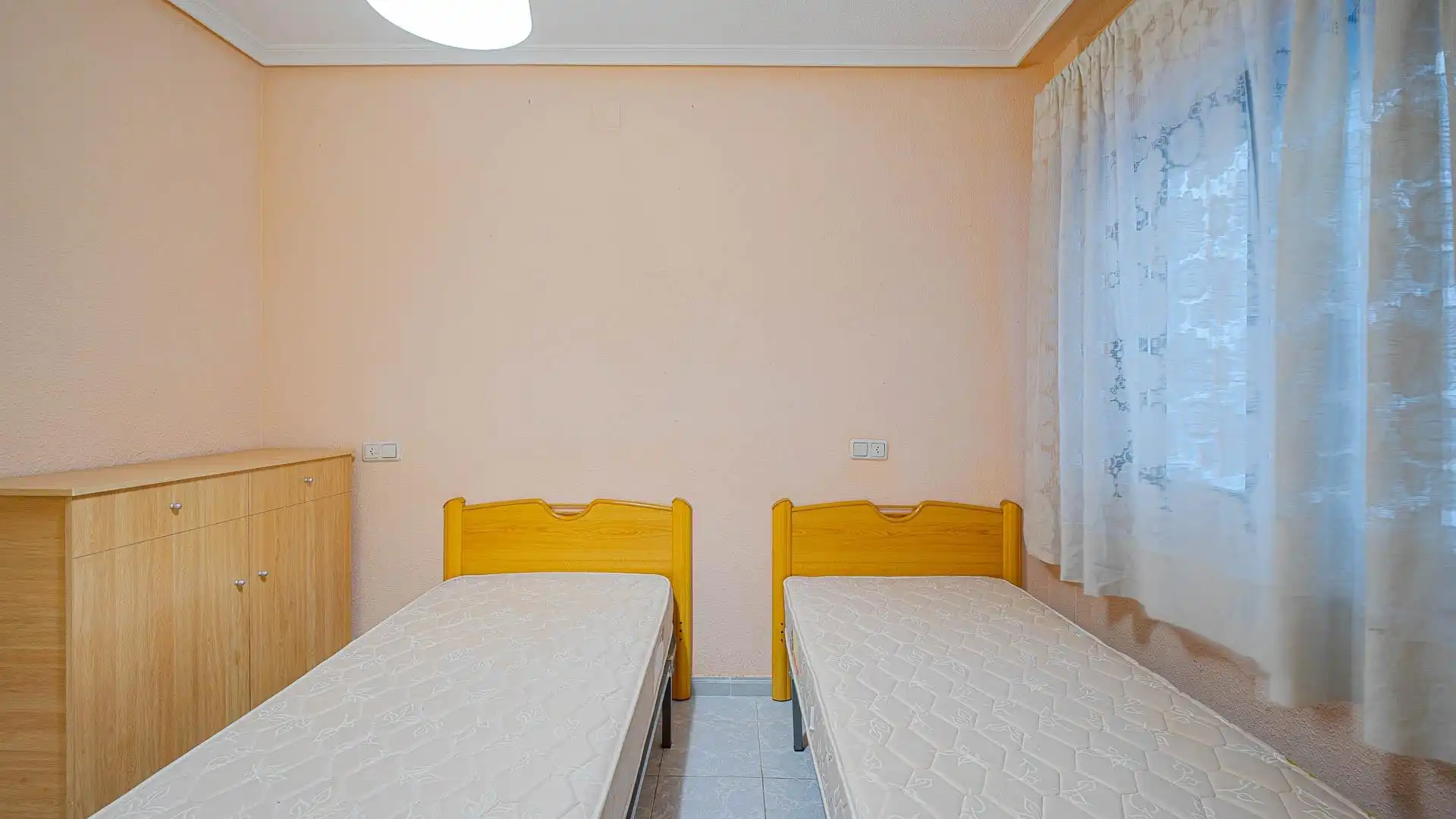 Habitación de Apartamento en venta en Torrevieja con Amueblado y Balcón