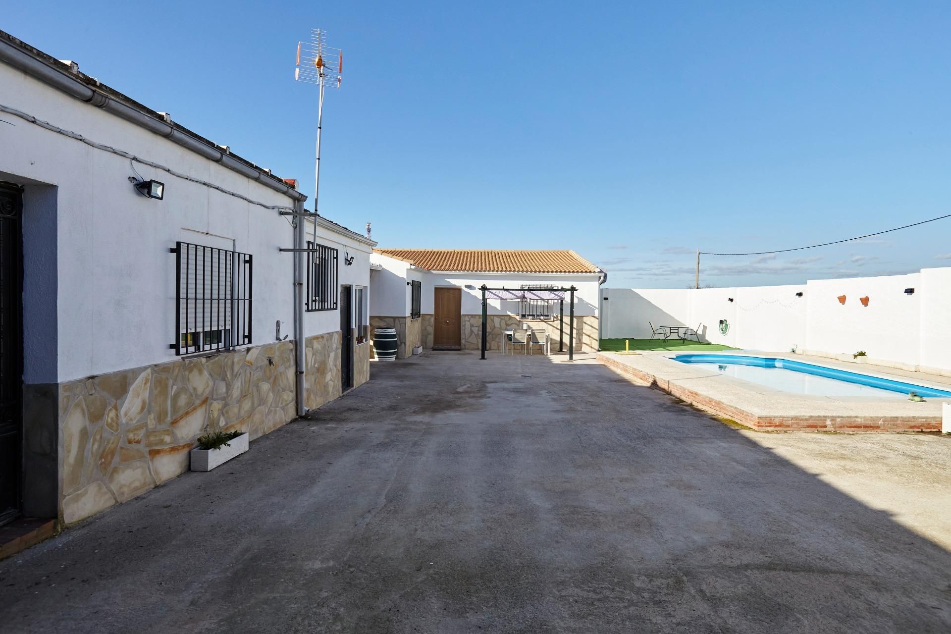 Piscina de Finca rústica en venta en Mengíbar con Aire acondicionado, Piscina y Amueblado