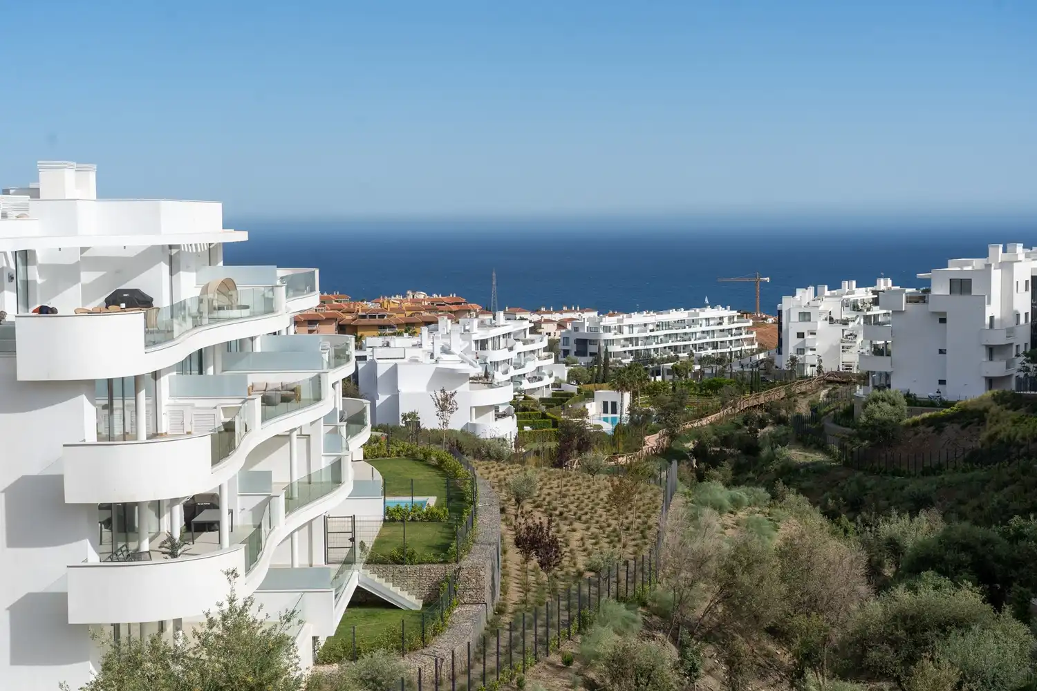 Außenansicht von Wohnung zum Verkauf in Fuengirola mit Klimaanlage, Heizung und Terrasse