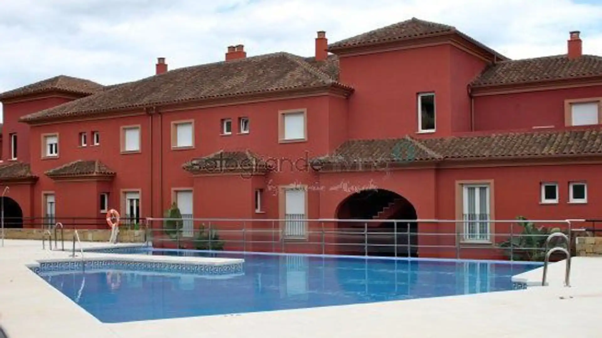 Piscina de Apartamento en venta en Sotogrande con Aire acondicionado, Calefacción y Terraza