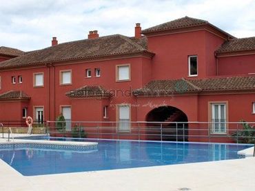 Apartamento con piscina en venta en San Enrique - Guadiaro -  Pueblo Nuevo