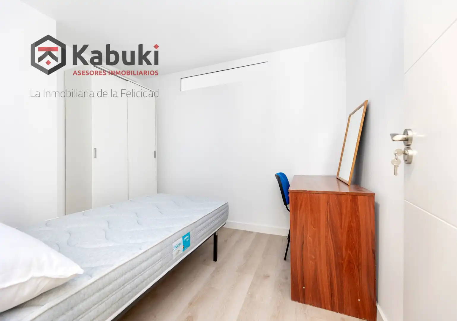 Schlafzimmer von Wohnung zur Miete in Granada mit Möbliert und Balkon