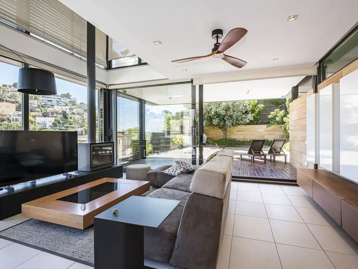 Living room of Houses for rent in Castelldefels  with Air Conditioner, Private garden and Terrace