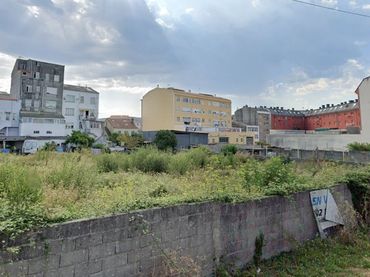 Terreny residencial en venda a Piñeiros- Freixeiro