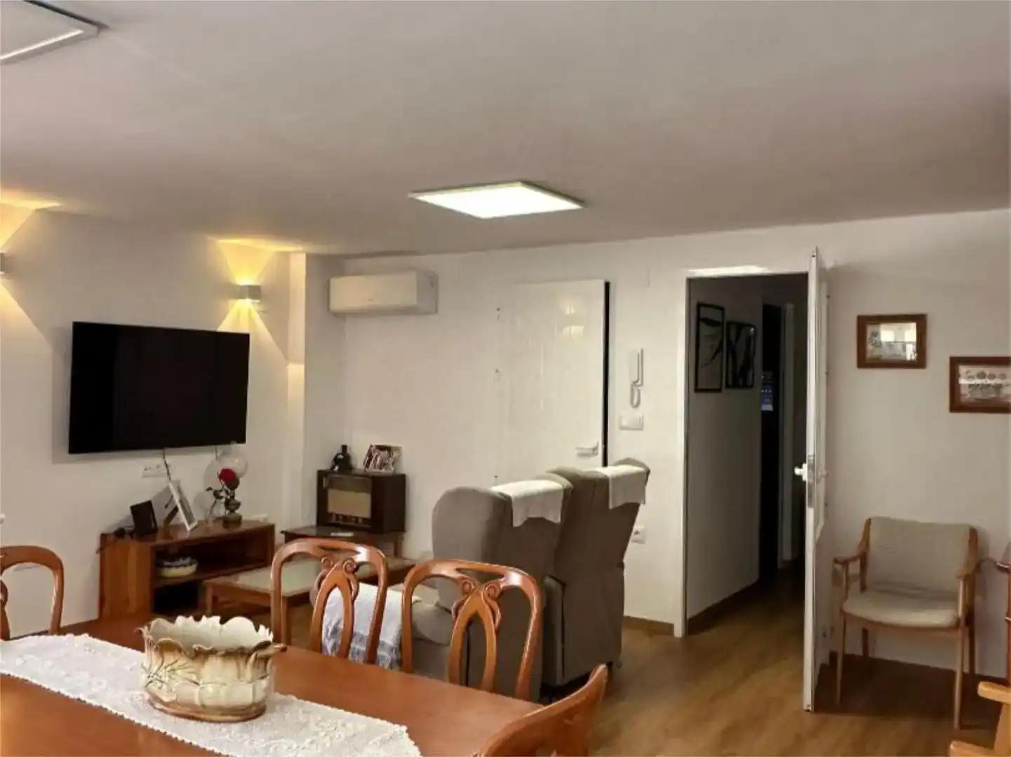 Wohnzimmer von Erdgeschoss zur Miete in Oliva mit Klimaanlage