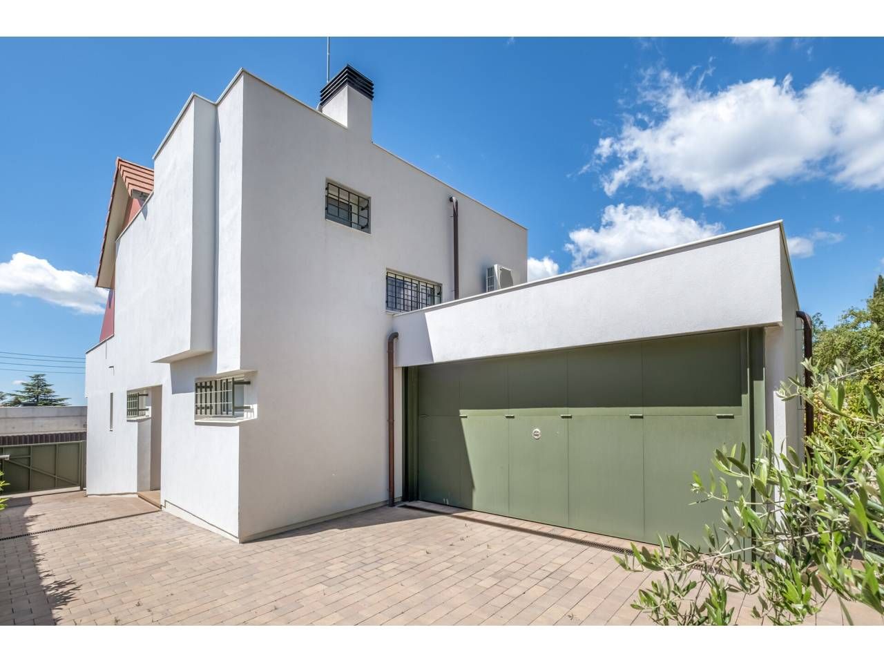 Vista exterior de Casa o xalet en venda en Matadepera amb Aire condicionat, Calefacció i Jardí privat