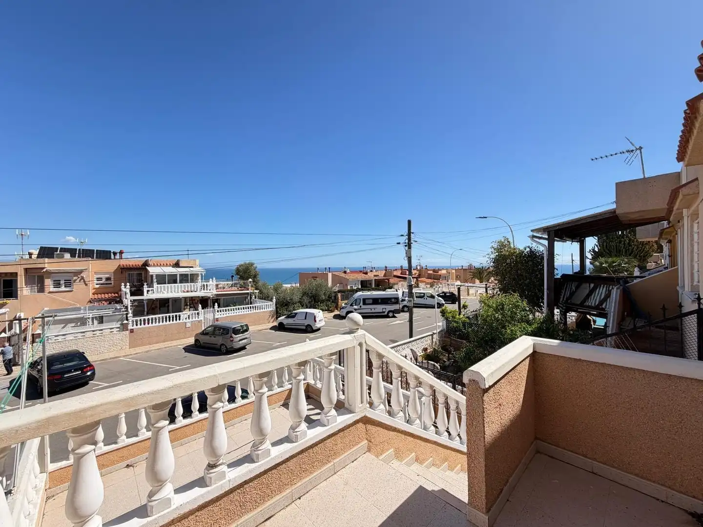 Vista exterior de Casa adosada en venda en Santa Pola amb Aire condicionat, Calefacció i Terrassa
