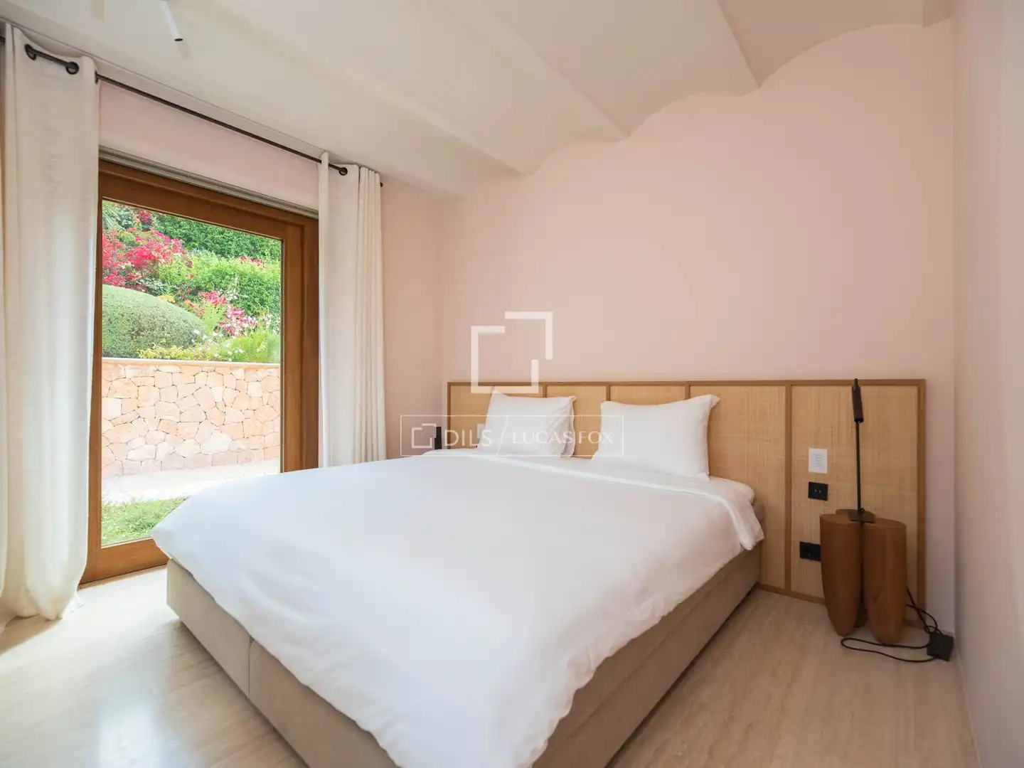 Habitación de Casa o chalet en venta en Santa Eulària des Riu con Aire acondicionado, Calefacción y Jardín privado