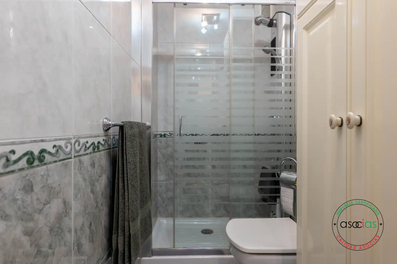 Bathroom of Flat for sale in Gijón   with Heating and Parquet flooring