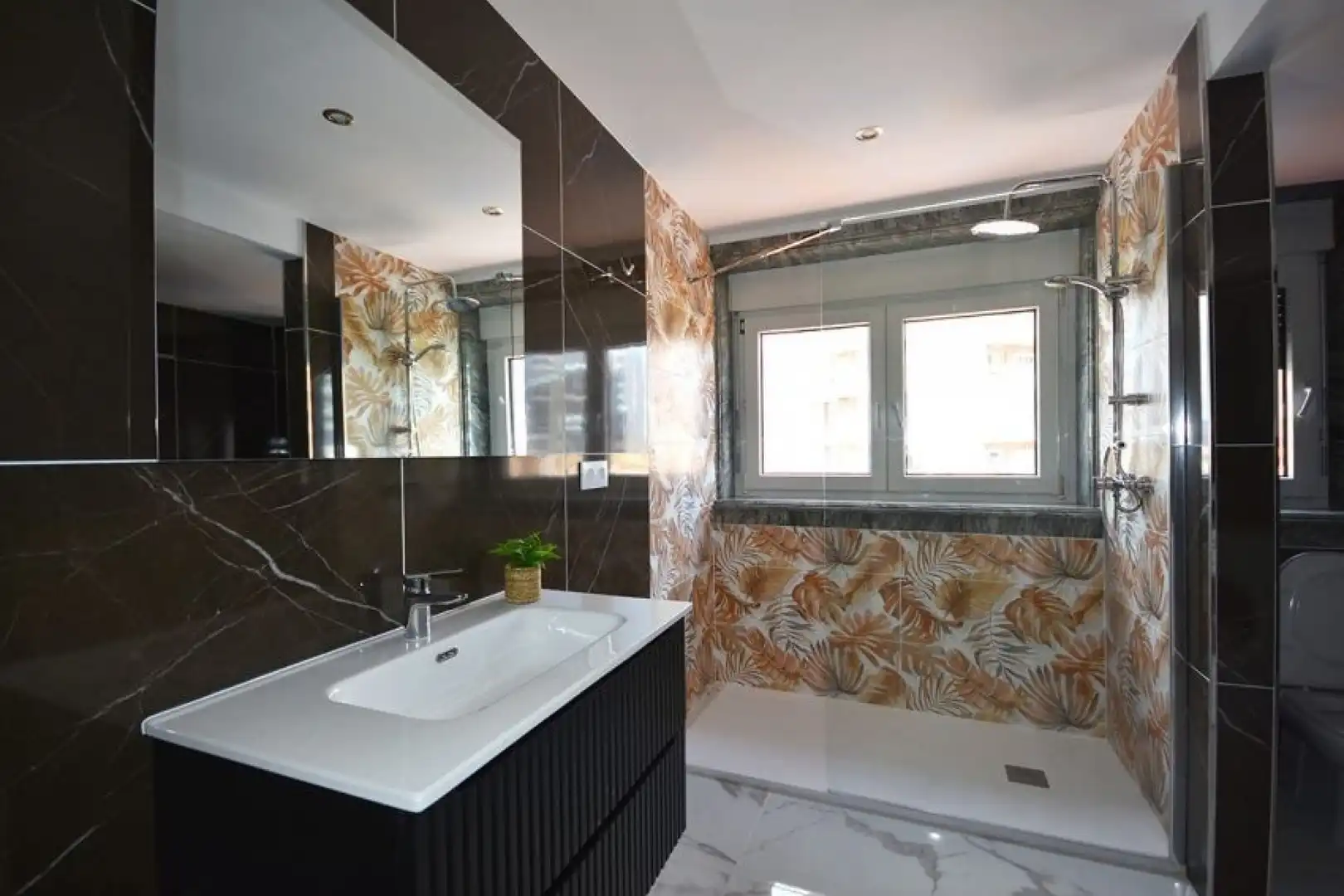 Badezimmer von Dachboden zum Verkauf in Calpe / Calp mit Klimaanlage, Heizung und Terrasse