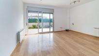 Sala d'estar de Pis en venda en Girona Capital amb Calefacció, Parquet i Piscina