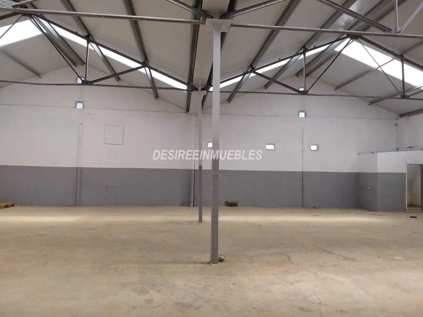 Industrial building to rent in Carrer del Guadalquivir, imagen 3