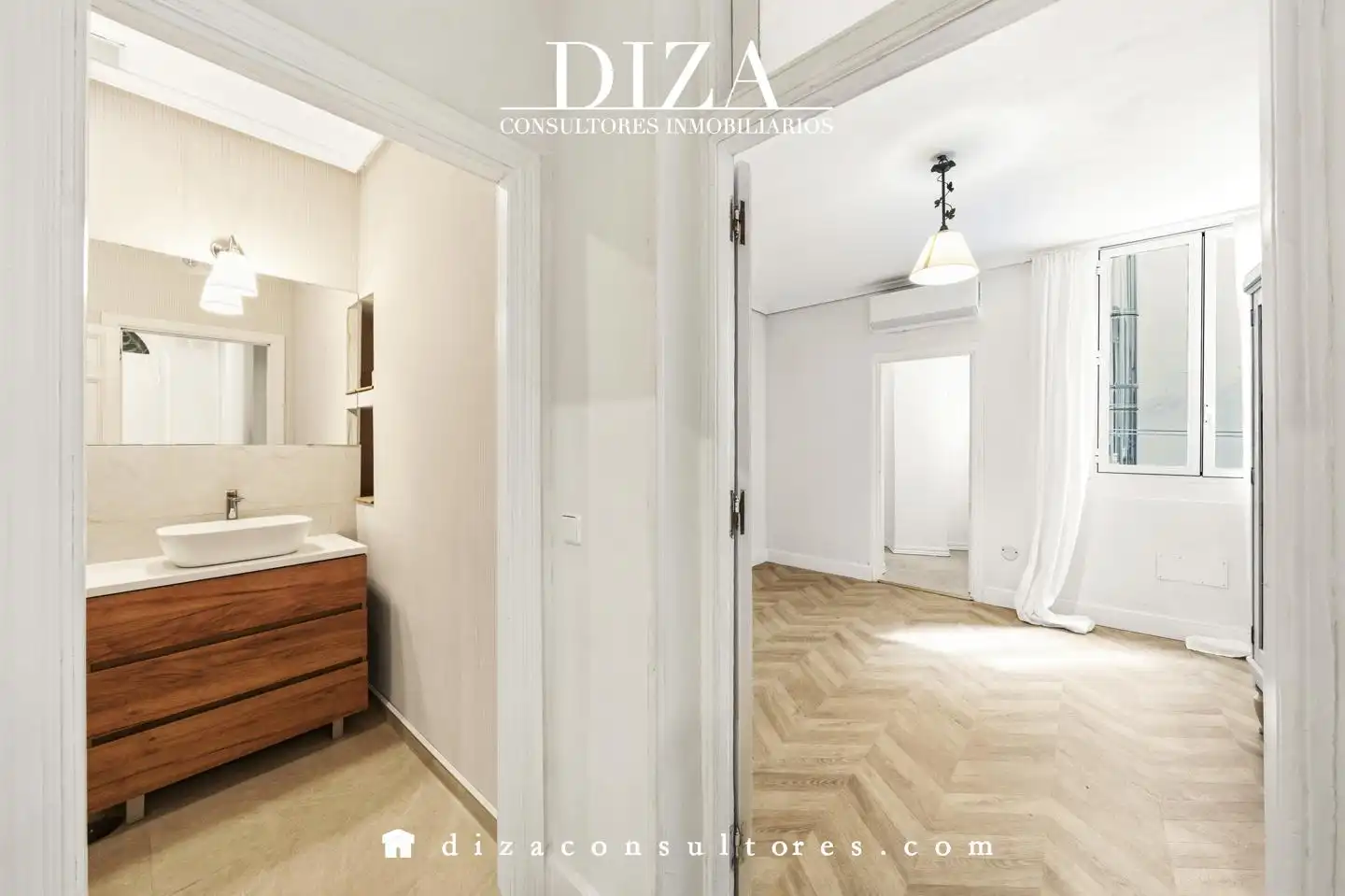 Bedroom of Flat for sale in Madrid  with Air Conditioner, Terrace and Furnished