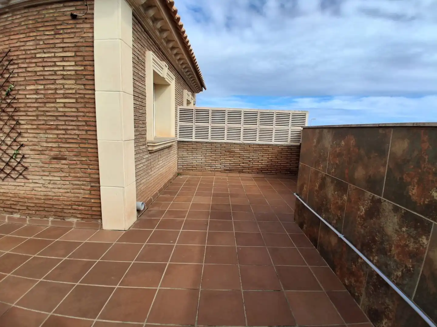 Terrasse von Einfamilien-Reihenhaus zum Verkauf in Roquetas de Mar
