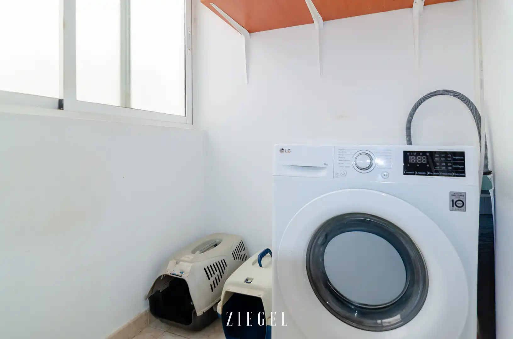 Bathroom of Flat for sale in Ingenio  with Furnished