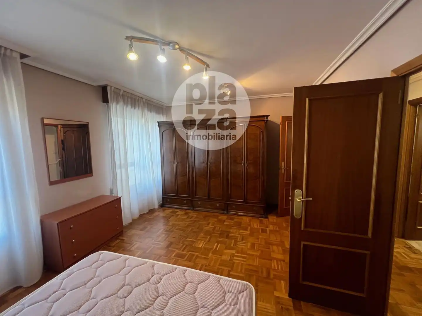 Habitación de Piso de alquiler en Burgos con Calefacción, Terraza y Trastero