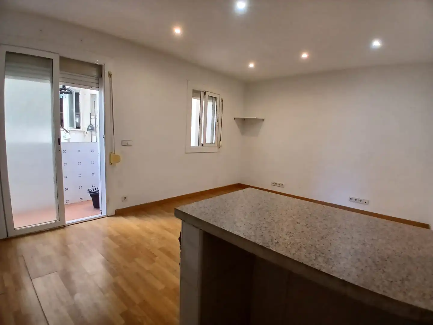 Kitchen of Flat for rent in Badalona  with Parquet flooring and Balcony
