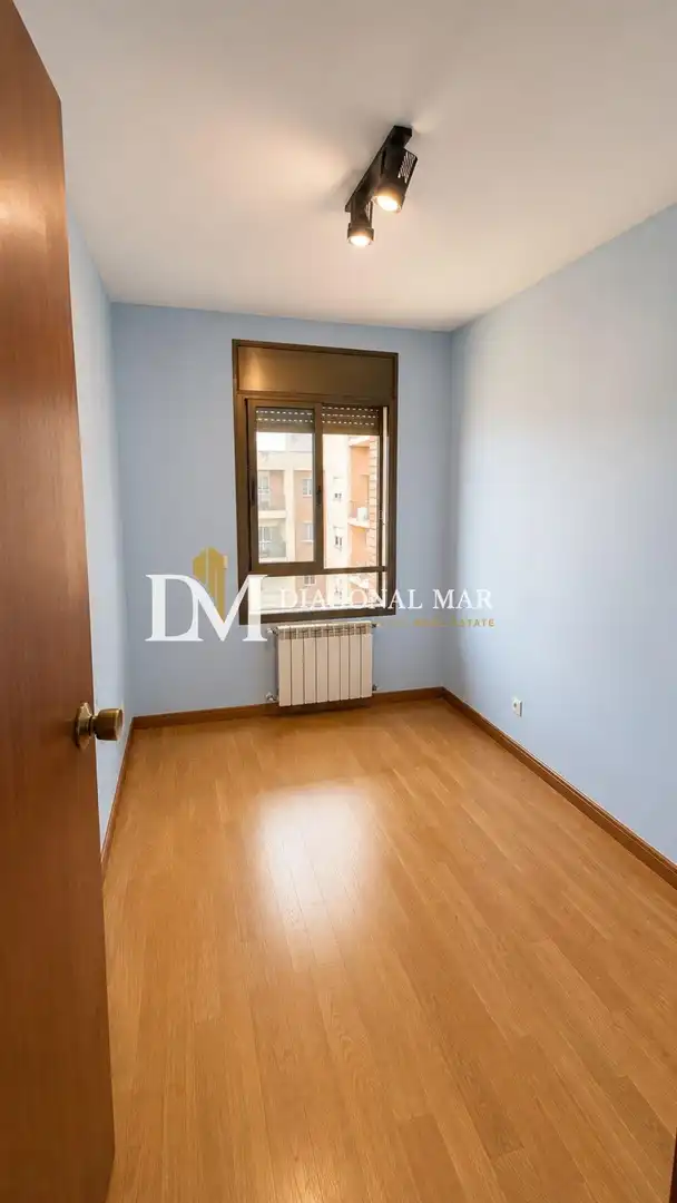 Habitación de Ático en venta en Barcelona con Aire acondicionado, Calefacción y Parquet