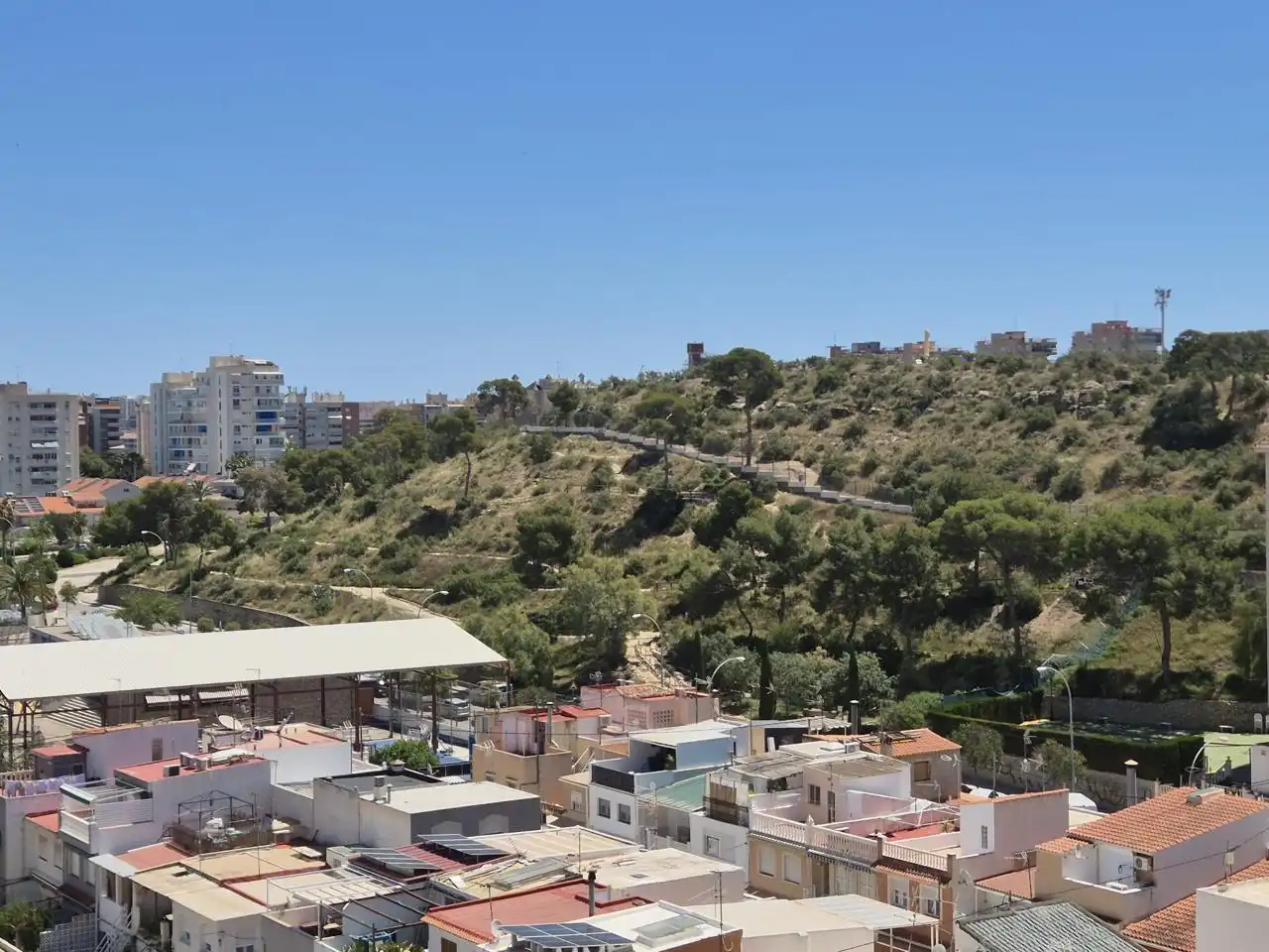 Vista exterior de Pis en venda en Alicante / Alacant amb Aire condicionat i Terrassa