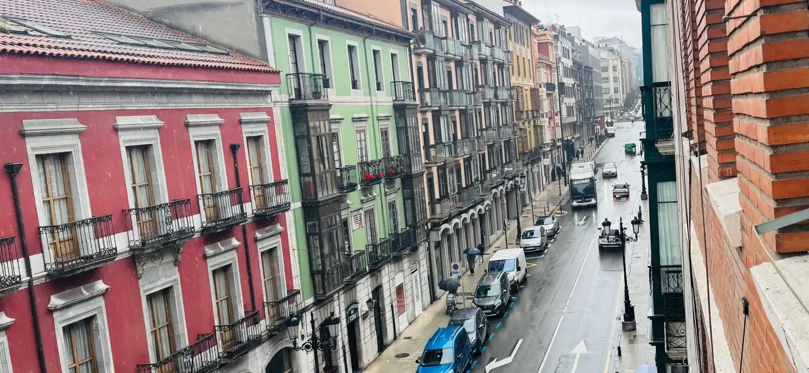 Vista exterior de Piso en venta en Oviedo  con Calefacción