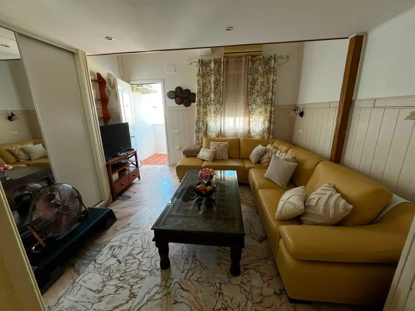 Sala d'estar de Apartament en venda en Valencina de la Concepción amb Aire condicionat, Terrassa i Piscina comunitària