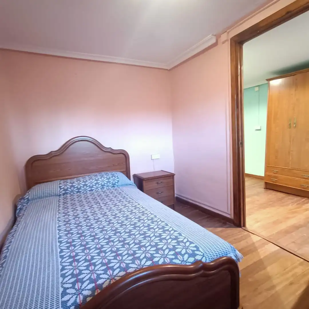Dormitori de Casa o xalet en venda en Siero amb Traster i Piscina