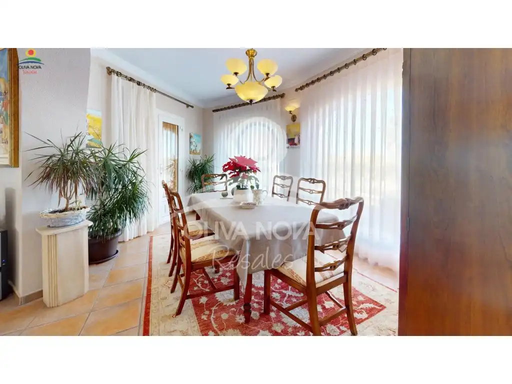 Comedor de Casa o chalet en venta en Oliva con Jardín privado