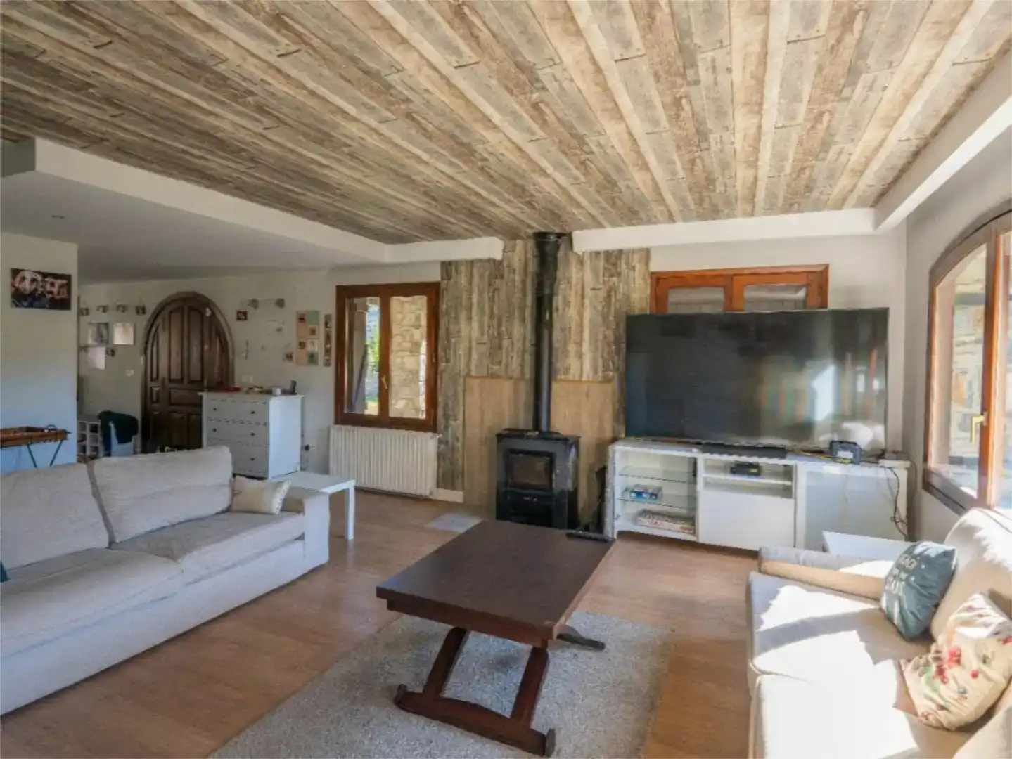 Sala d'estar de Casa o xalet en venda en Sallent de Gállego amb Balcó