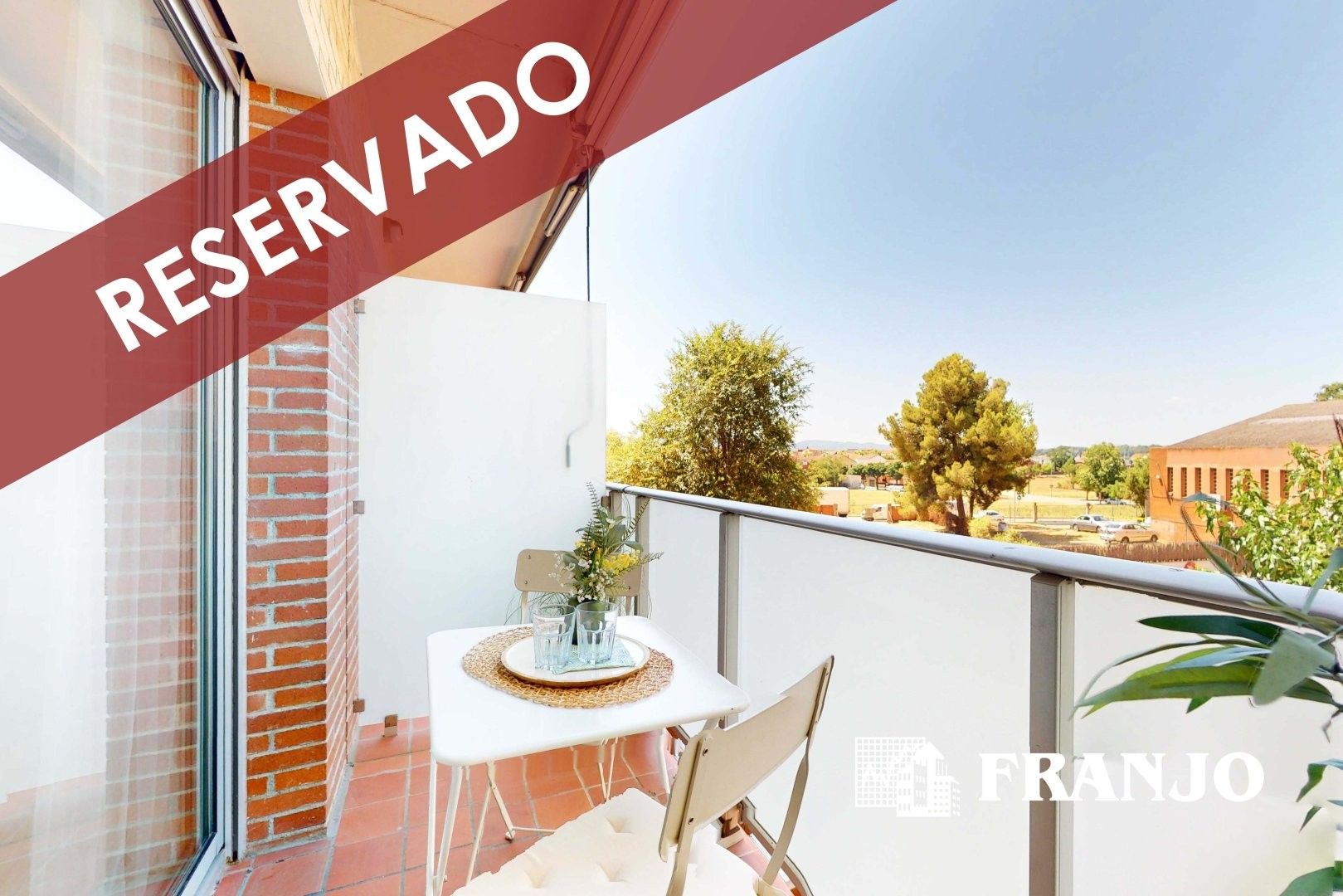 Vista exterior de Pis en venda en Barberà del Vallès amb Aire condicionat, Calefacció i Piscina