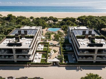 Neubau-Penthouse mit Pool zum Verkauf in Via Augusta 119