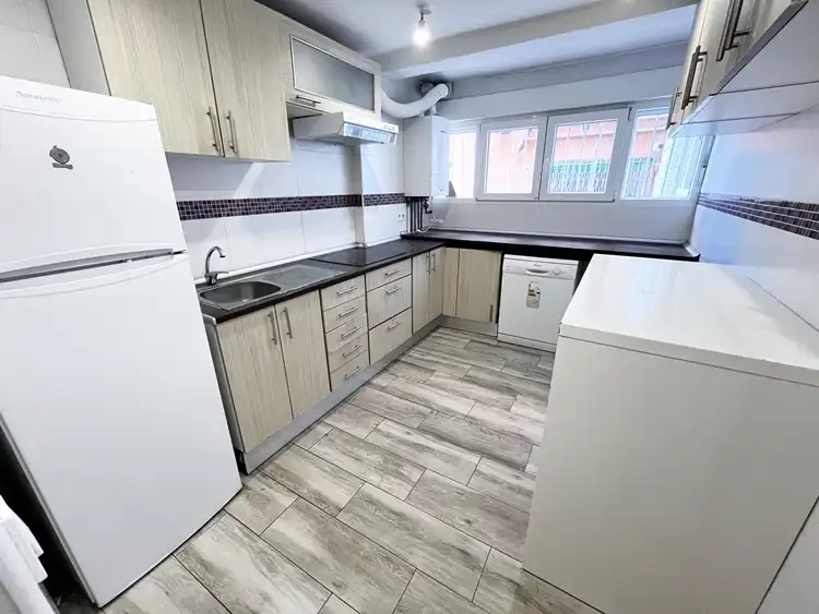 Cocina de Piso en venta en Madrid con Calefacción, Lavadora y Microondas