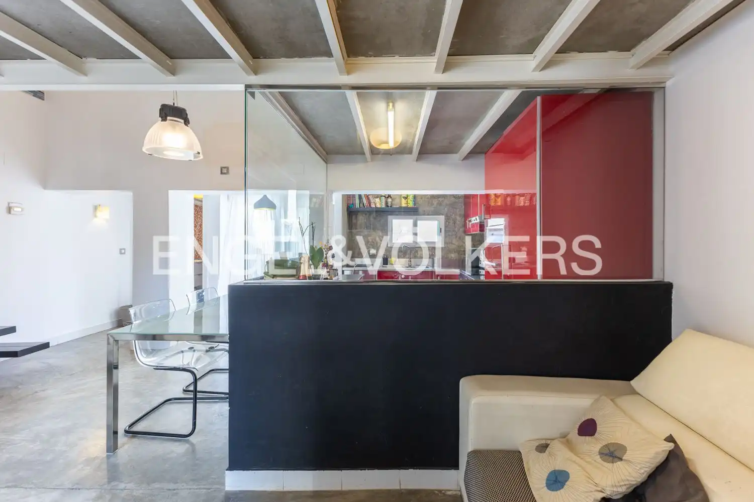 Dachboden zum Verkauf in Valencia mit Heizung und Balkon