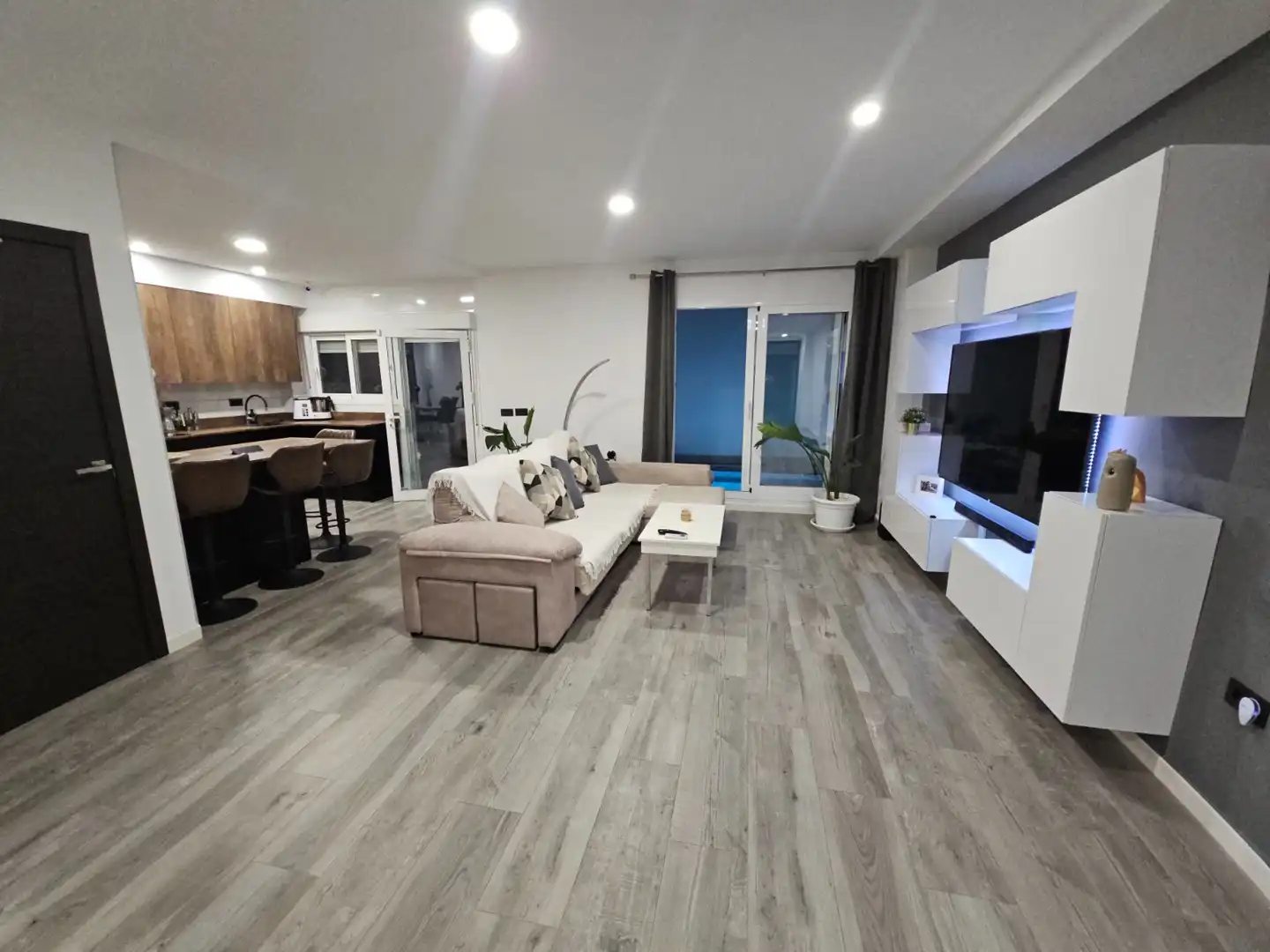Sala de estar de Casa o chalet en venta en Dos Hermanas con Aire acondicionado, Calefacción y Jardín privado